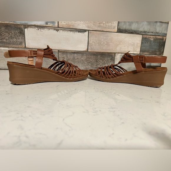 DREAM PAIRS Women's Strappy Low Heel Open Toe Slip-On Wedge Sandals - Picture 12 of 16